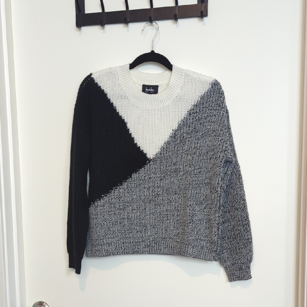 by & by Women's Small Black, White, and Gray Crewneck Fitted Sweater